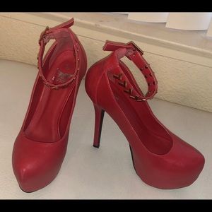 Shiekh Red Pumps